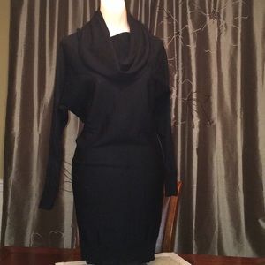 TAHARI 100% Extrafine Merino Wool Black Cowl Neck